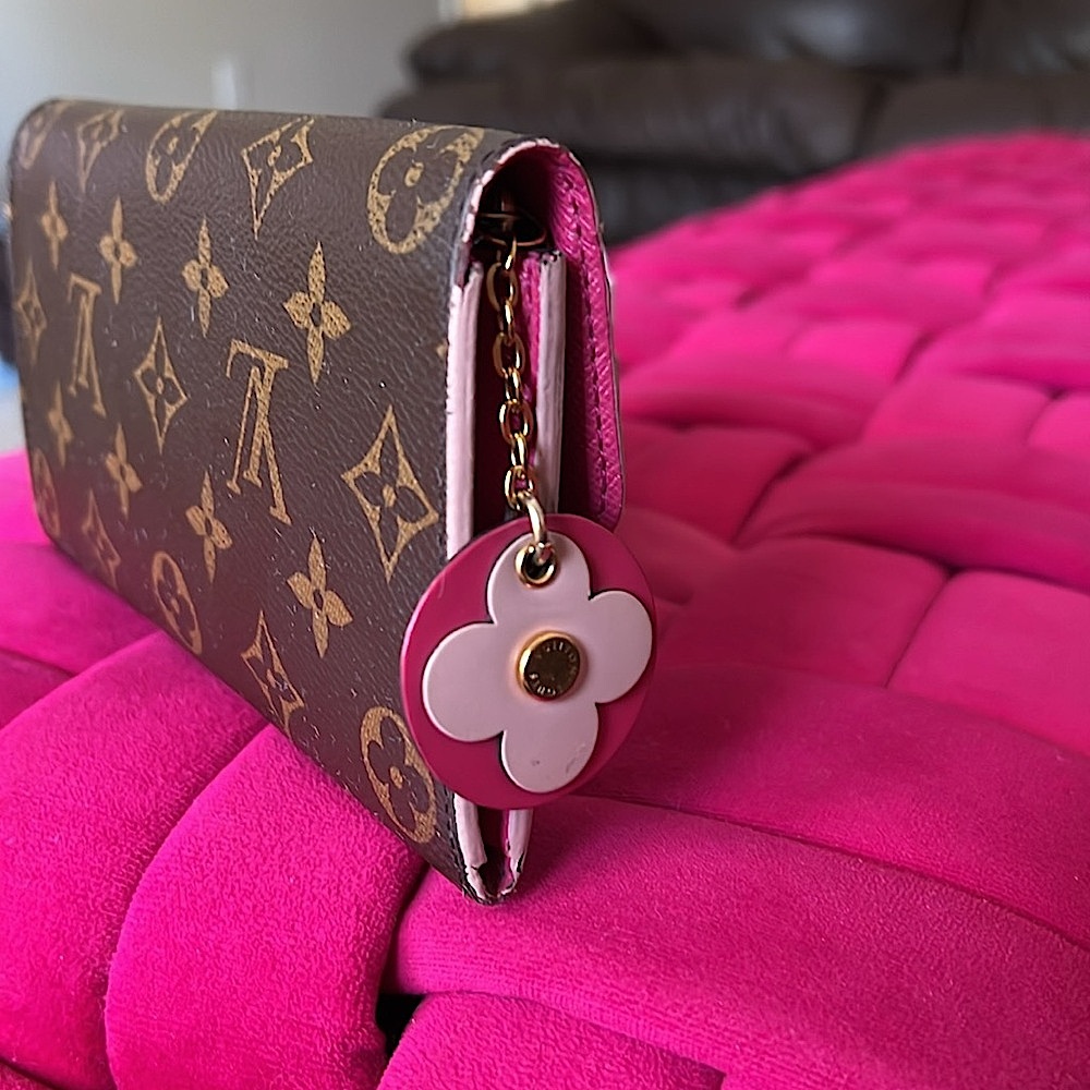 Louis Vuitton Bloom Flower Emilie Wallet-EUC - Picture 6 of 16